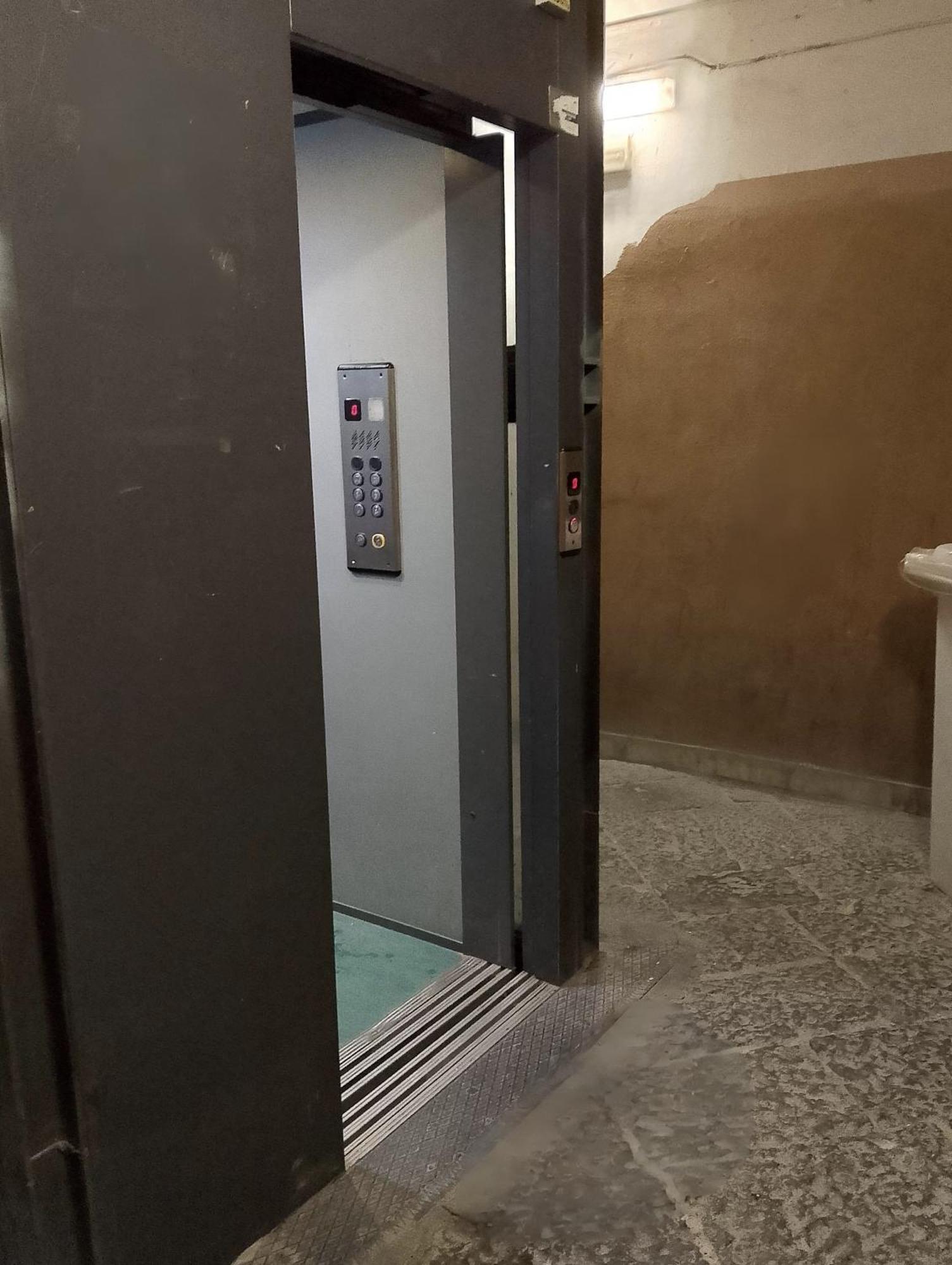 Mary House Napoli Centro Appartement Buitenkant foto